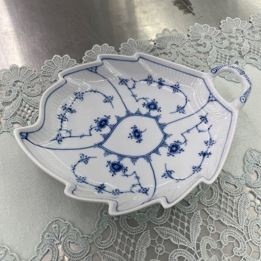 【ドリーム川西店御来店限定】 ロイヤルコペンハーゲン ブルーフルーテッド プレイン リーフディッシュ/中古品【2003249255627177】