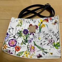 ボタニカル柄ショルダーバッグ