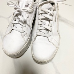 プーマ　PUMA スニーカー　白の画像
