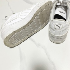 プーマ　PUMA スニーカー　白の画像