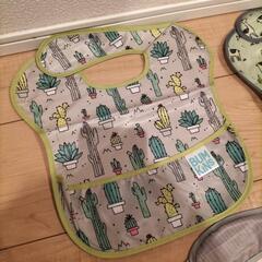 【未使用】お食事エプロン3枚セットの画像