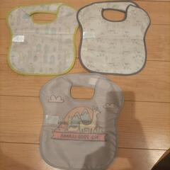 【未使用】お食事エプロン3枚セットの画像