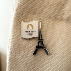 パリオリンピック　限定バッチ　10個限定　完売商品の画像