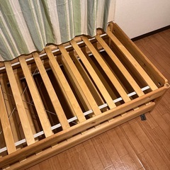 ベッドフレームの画像