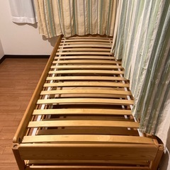 ベッドフレームの画像