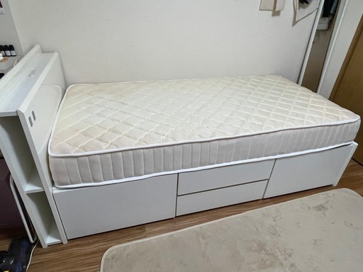 【値下げ交渉可】ニトリ シングルベッド  ホワイト　マットレス付き