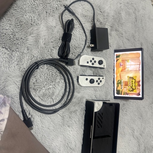 ニンテンドーSwitch 有機ELモデル中古い　