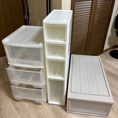 衣類収納3つ、シューズラック1つ