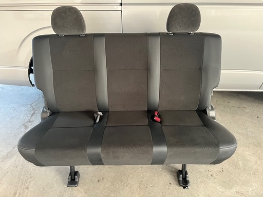 ハイエース スーパーGL ダークプライムリヤシート