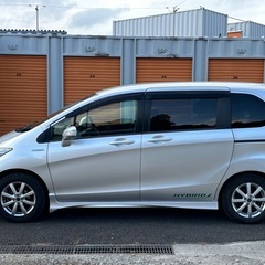 フリードハイブリッド　車検9年4月　6人乗りガソリン満タンの画像