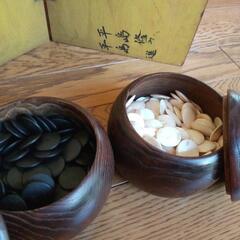 投稿番号15  碁盤と碁石のセットの画像