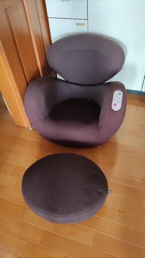 ヒップマッサージチェア　足置き付き