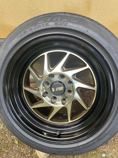 F1R 15インチ　8J +25 100 4H