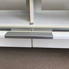 白いテレビ台の画像