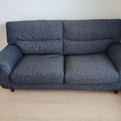 購入者様負担　吊り下げできる方のみ　美品　二人がけソファー　ソファー　の画像