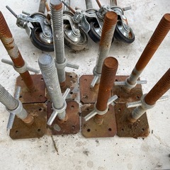 足場　ローリングタワー 2段　2セット？ 移動式足場台 高所作業台 簡易足場台 仮設足場　キャスター付きの画像