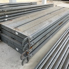 足場　ローリングタワー 2段　2セット？ 移動式足場台 高所作業台 簡易足場台 仮設足場　キャスター付きの画像