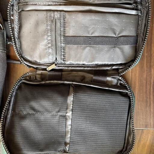 ショルダーバッグ Incase Nylon Accessory Organizer