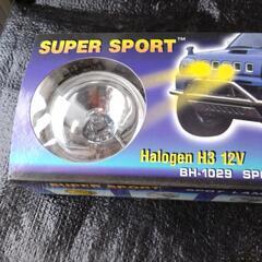 車のフォグランプの画像