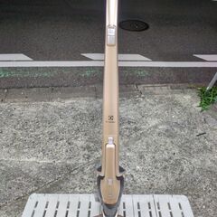 🍎エレクトロラックス コードレス 掃除機 エルゴラピード・リチウム ZB3324Bの画像