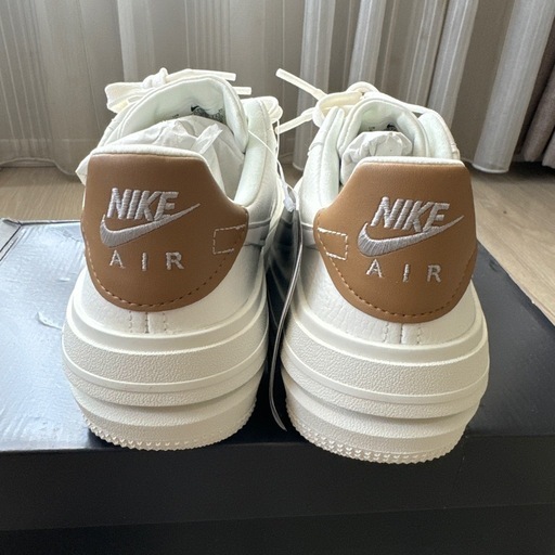 【新品・タグ付】ナイキ　エアフォースワン　23㎝　NIKE