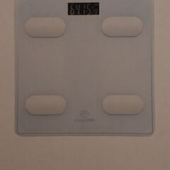 【差し上げます：新品】体重計　体組成計　ヘルスメーター