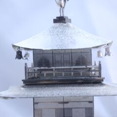 ◆ 　銀閣寺の置物（金属製）ガラスケース付き　　　#29864　◆の画像