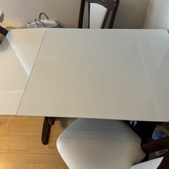 ダイニングテーブル
