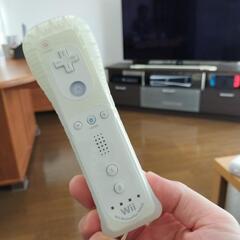 Wii U　本体セット（マリオカート8内蔵）の画像