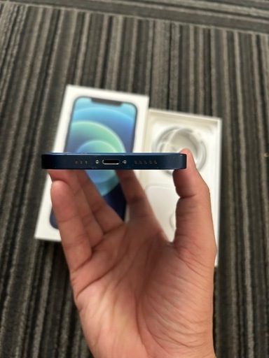iPhone 12 64GB SIMフリー