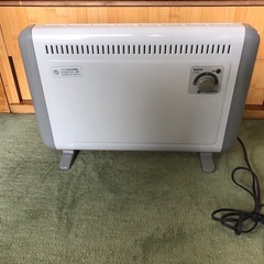 パネルヒーター　サンヨーR-P325  1999年製　現在フリー案件
