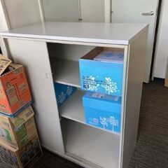 キャビネットあげます　８月２８日引取り