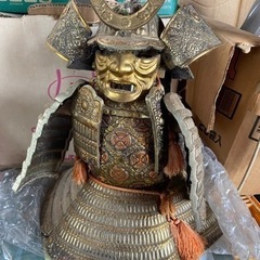 鉄製？甲冑の置物