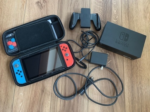 お取引中　✨中古 美品✨Nintendo Switch ネオンブルー 本体 箱無し ストラップ無し　ケース付き