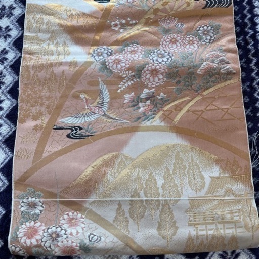 きれいな色の帯です