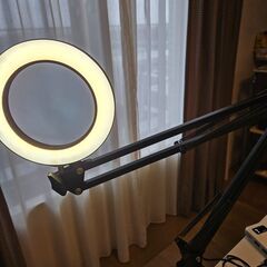 自撮りに配信に アーム式LEDリングライト