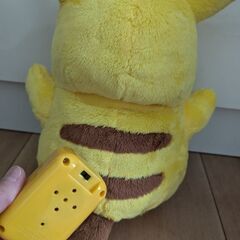 おしゃべりピカチュウ　ぬいぐるみの画像