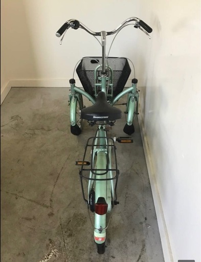 693(B)□岐阜発　△BRIDGESTONE/minna/ミンナ/ブリジストン/前二輪/大人用三輪自転車/走行確認/タイヤひび割れあり/現状品　R6.7/27□0.8