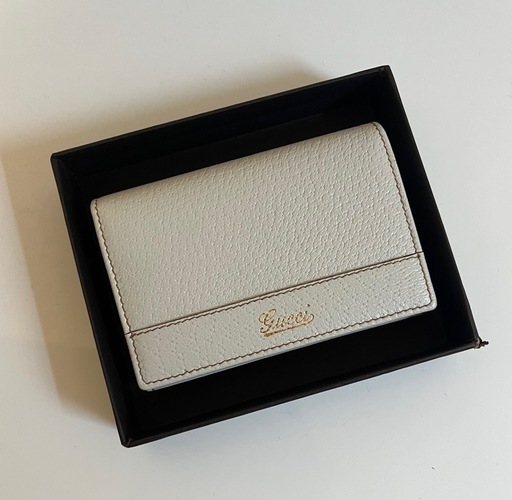 GUCCI グッチ カードケース white 今月まで！