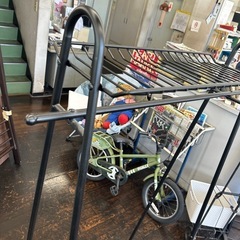 ハンガーラック 衣装掛けの画像