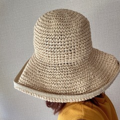 麦わら帽子　つば広の画像