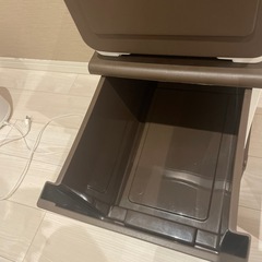 衣装ボックス三つの画像