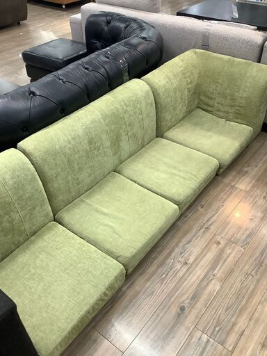 お値下げしました！ヘッドレスト付きカウチソファーのご紹介です