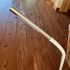 デスク　ライト　照明の画像