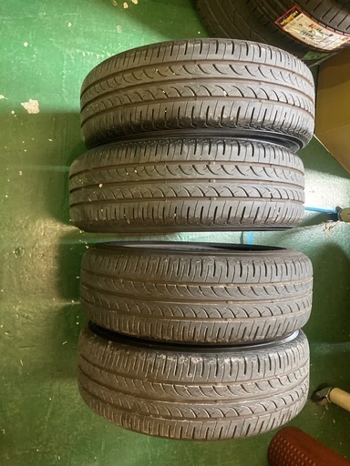 【中古タイヤ】ヨコハマタイヤ　ブルーアース　185/60/R15【バリ山国産タイヤ】