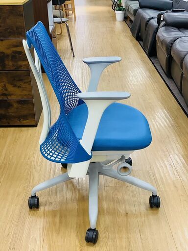 【軽トラック貸し出し無料！】Herman Miller セイルチェアです！