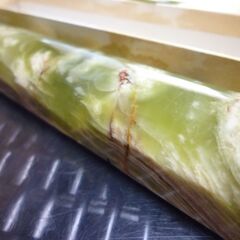 （管理A -２）大理石文鎮（幸福を呼ぶ石オニックス）美品の画像