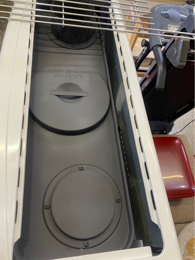 アース万代店　トヨトミ　煙突式石油ストーブ　極美品分解掃除済み　木造17畳　コンクリート27畳