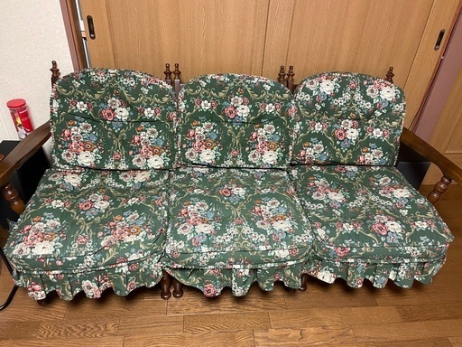 ソファ3人掛け・テーブル
