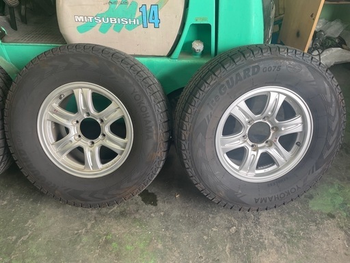 横浜タイヤ　アイスガードG075　16×7Jインセット26 265/70R16